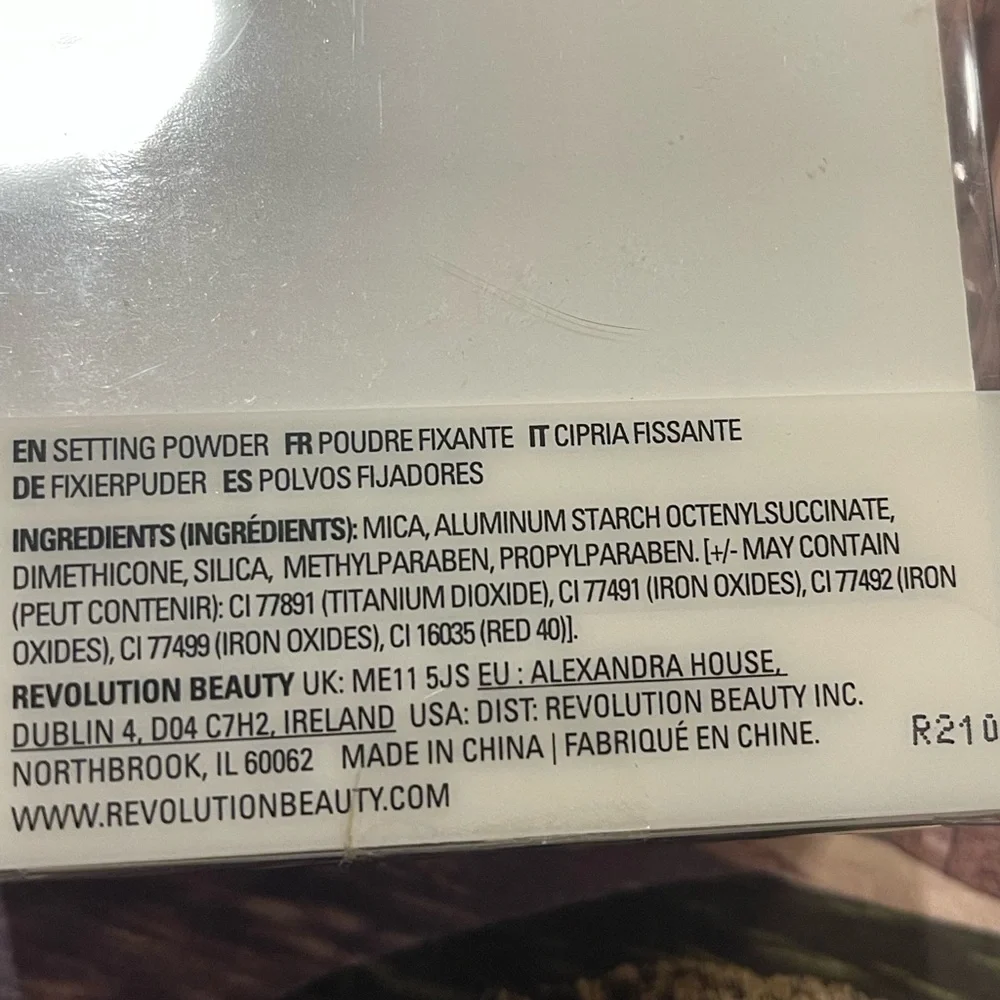 REVOLUTION (Light Yellow) Loose Setting Powder